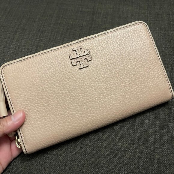 Tory Burch Handbags - Tory Burch Taylor Zip Continental Wallet NWOT